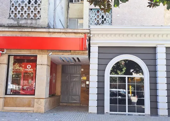 Edgar's Center * ティラナ