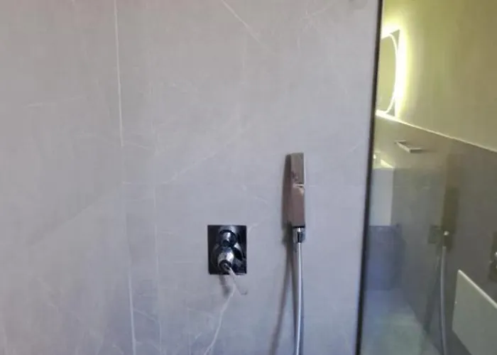 Edgar's Center ティラナ